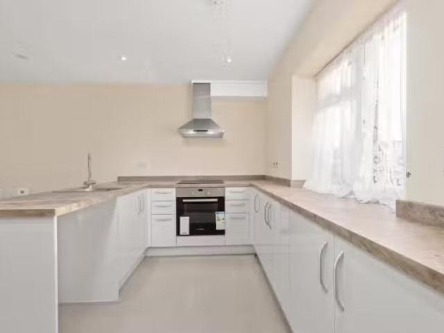 House for rent in Pilgrims' Hatch, Navestock Side