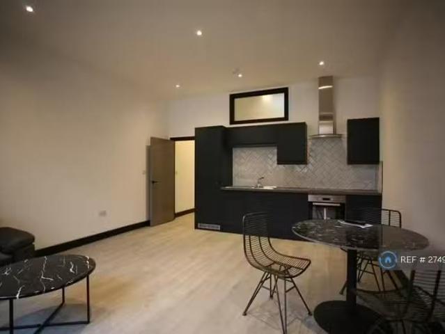 House for rent in Amblecote, West Midlands