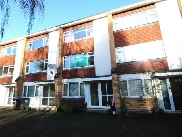 House for rent in Green Close, Warwickshire