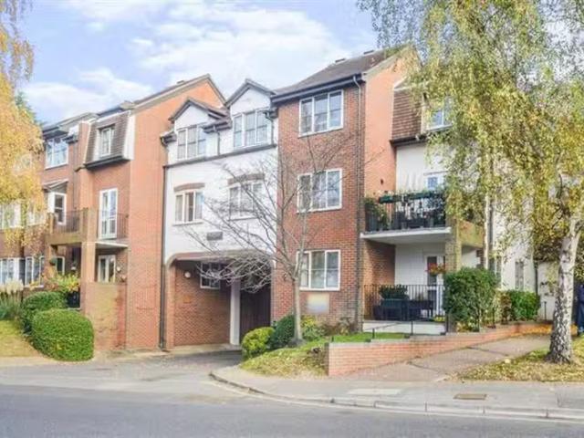 House for rent in Weybridge, Elmbridge