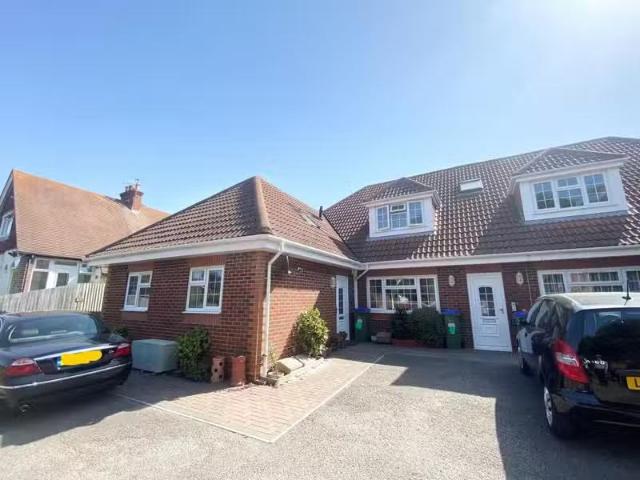 Apartment for rent in Seaford, Iford
