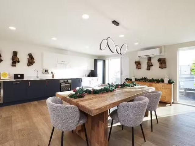 Apartment for rent in Blackhills, Surrey