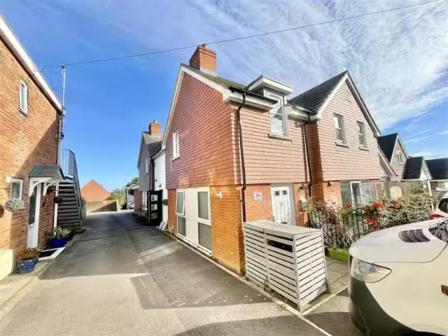 Apartment for rent in Whetstone, Pinfold