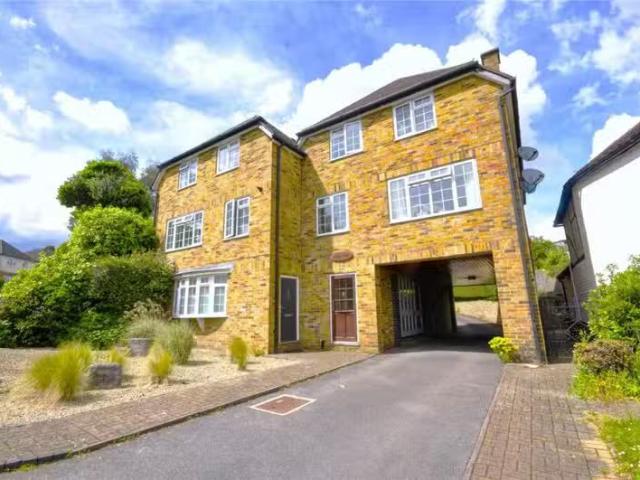 House for rent in Frith Hill, Fole