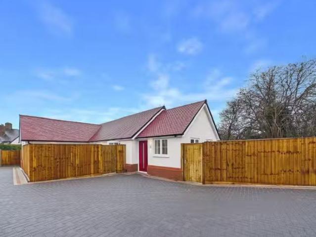 House for rent in Chelmondiston, Suffolk
