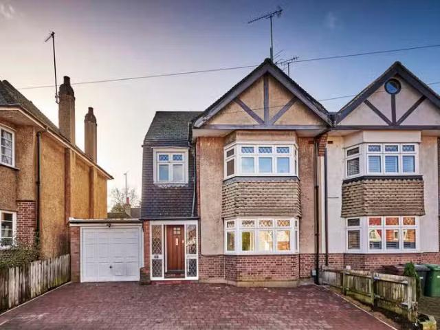 House for rent in Five Acres, Hertfordshire