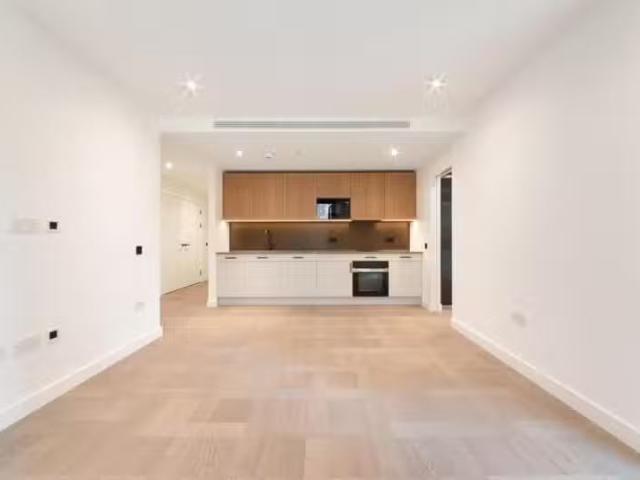 Apartment for rent in Lyons, Greater London