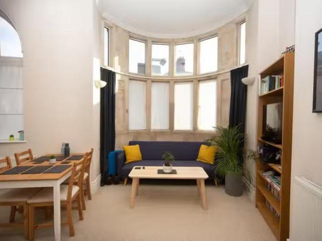 Apartment for rent in Pengam Green, Falcon Lodge