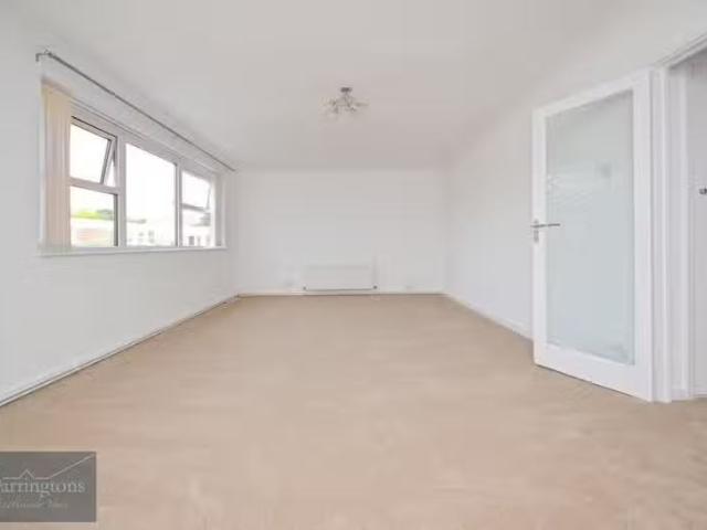 House for rent in Navestock Side, Essex