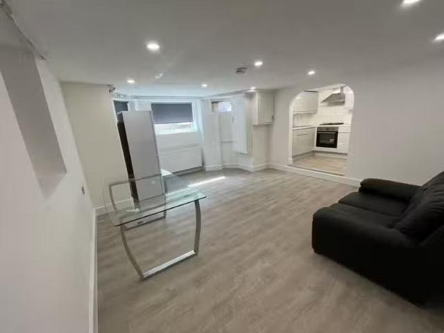 House for rent in Stamford Hill, Greater London