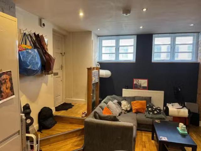 House for rent in South Lane, West Yorkshire