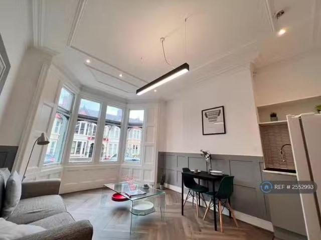 House for rent in Plasnewydd, Falcon Lodge