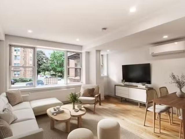 Condo for rent in Westmount, Quebec