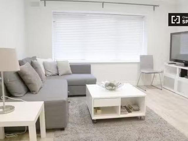 Apartment to rent in Bluebell, North Tipperary