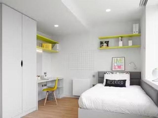 Apartment to rent in Bluebell, North Tipperary
