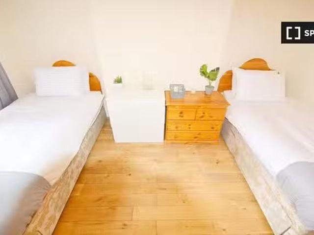 House to rent in Bluebell, North Tipperary