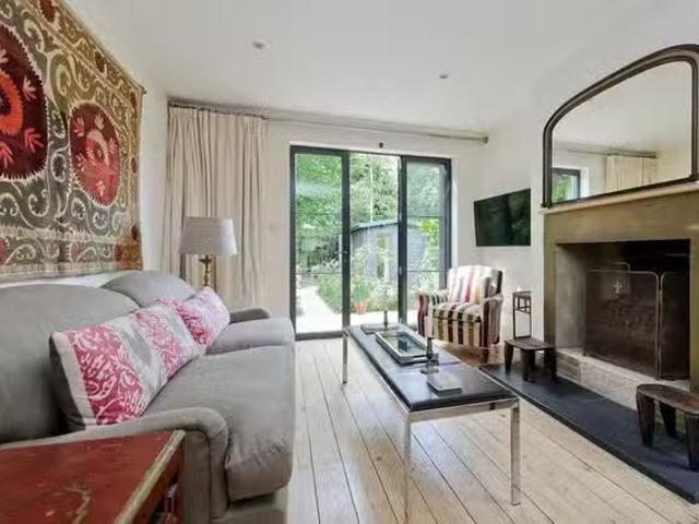 Apartment for rent in Brondesbury, Greater London