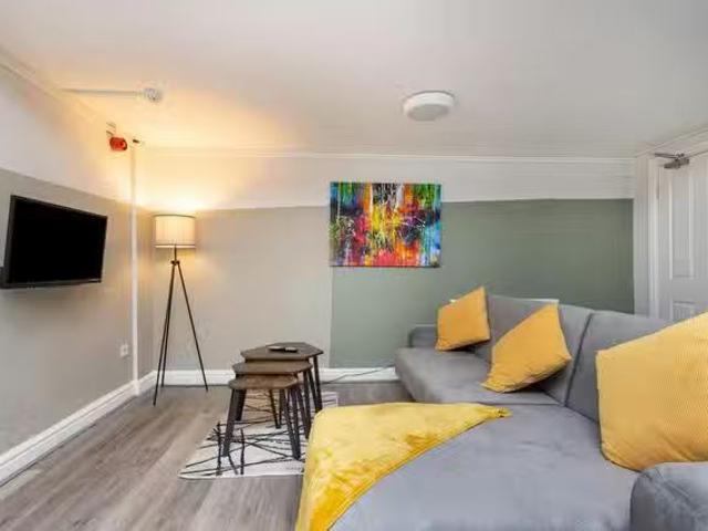 Apartment for rent in Belle Isle, West Yorkshire
