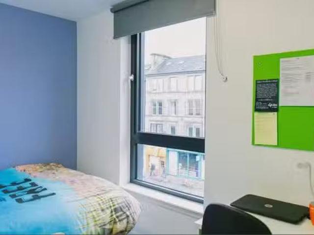 Apartment for rent in Hillside, Leith