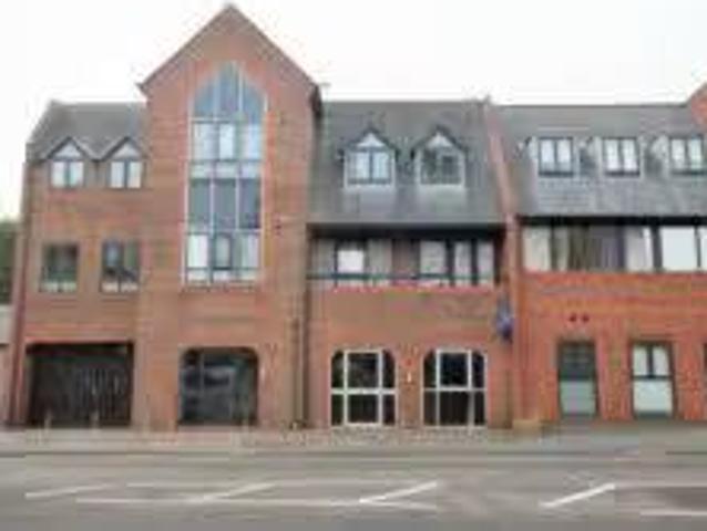 Apartment for rent in Heol-las, Surrey