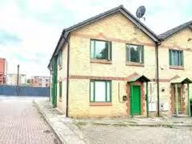 Apartment for rent in Heol-las, Surrey
