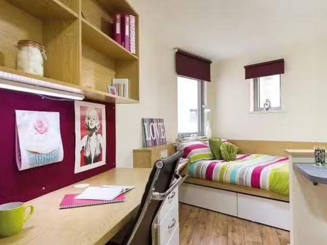 Apartment for rent in Norbiton, Greater London