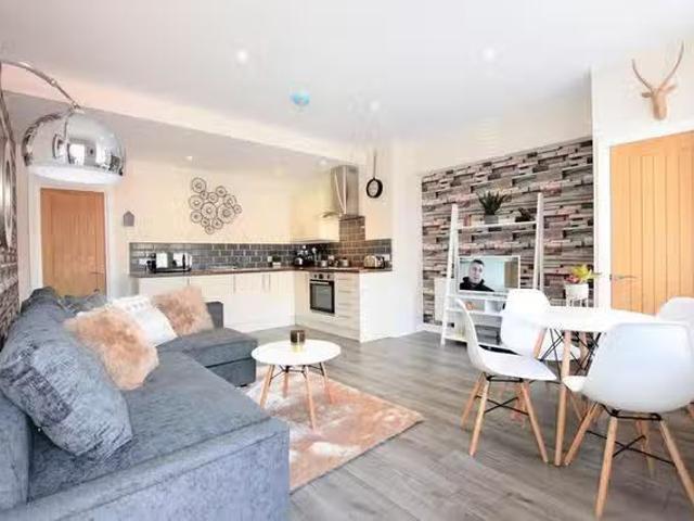 Apartment for rent in Spike Island, Feckenham