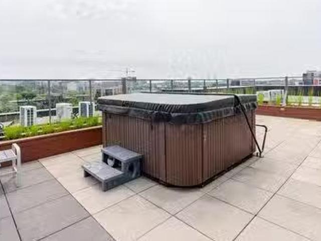 Apartment for rent in Mont-royal, Quebec