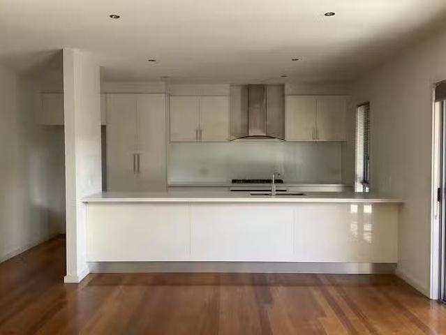 House for rent in Charlton, Victoria