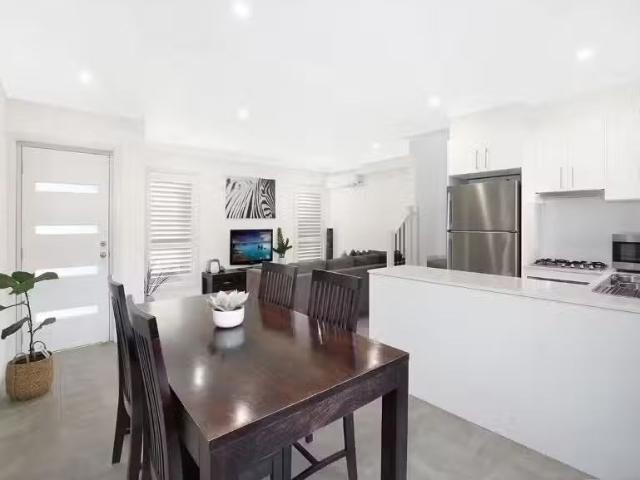 Condo for rent in Oak Flats Dc, New South Wales
