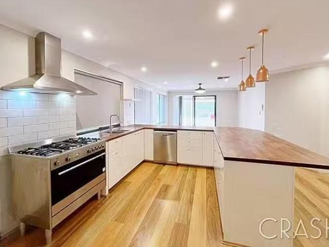 House for rent in Seville Grove, Western Australia