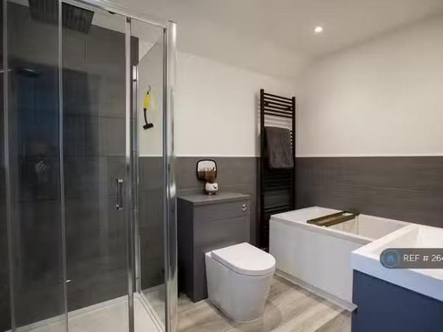 House for rent in Red Hill, Surrey