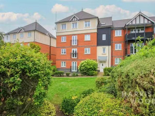 Apartment for rent in Mile End, Fordham Heath