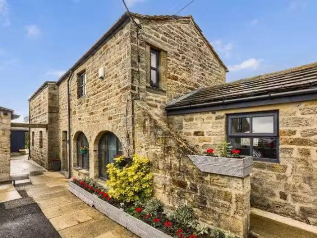 House for rent in Apperley Bridge, West Yorkshire