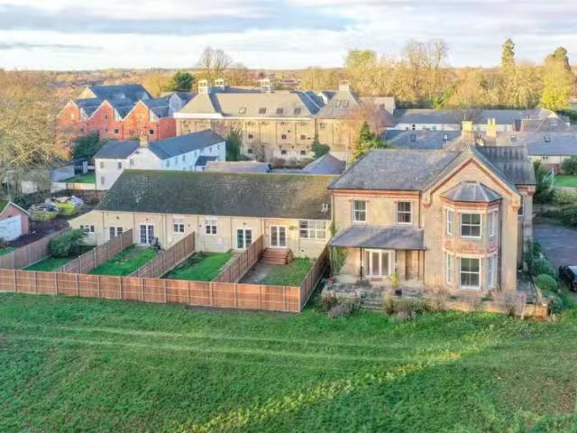 House for rent in New Barnet, Greater London