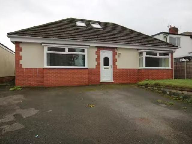 House for rent in Calderstones