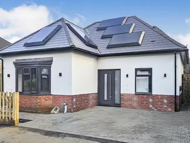 House for rent in Surrey