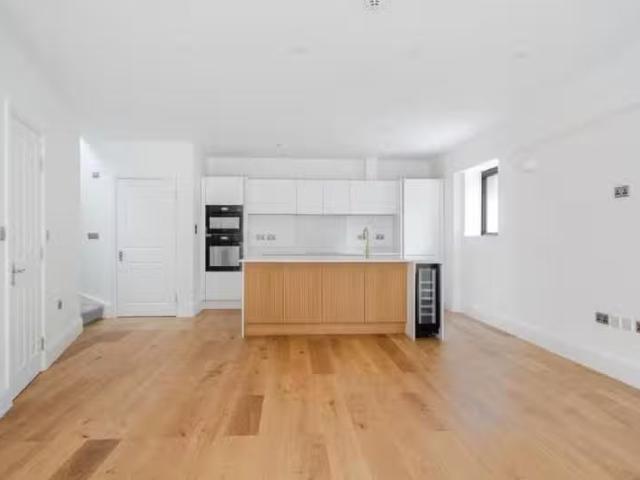 House for rent in Red Hill, Surrey