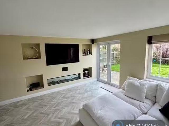 House for rent in Fishersgate, West Sussex
