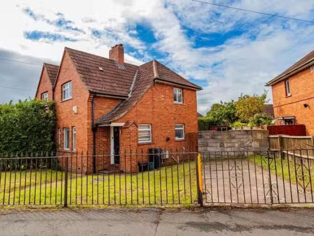 House for rent in Calderstones