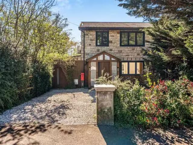 House for rent in Pouchen End, Hertfordshire