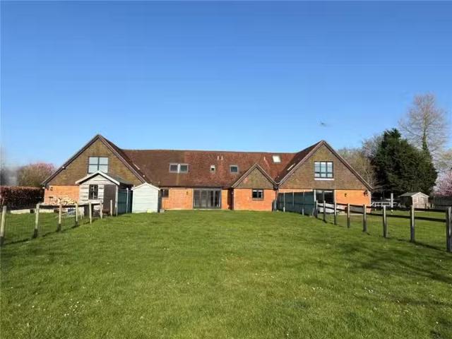 House for rent in Littlecote, West Sussex