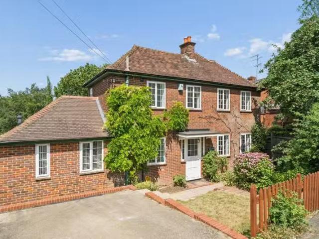 House for rent in Ashlyns Estate, Pouchen End