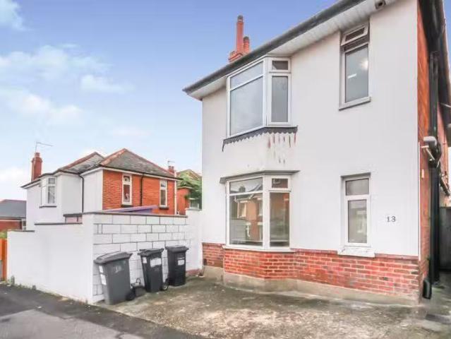 House for rent in London Borough of Hounslow, Greater London