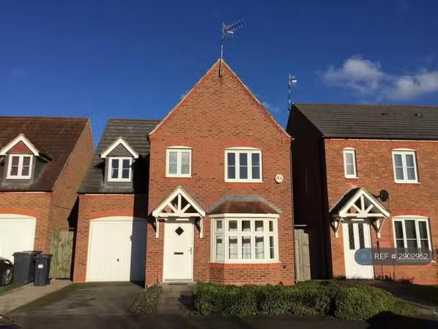 House for rent in Hampton on the Hill, Green Close