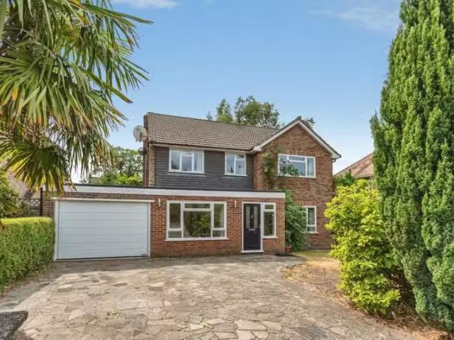 House for rent in Old Dean, Heol-las