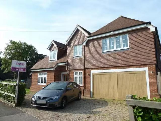 House for rent in Pachesham Park, Surrey