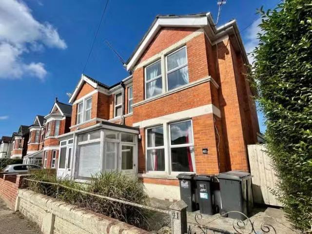 House for rent in Charminster, Bournemouth
