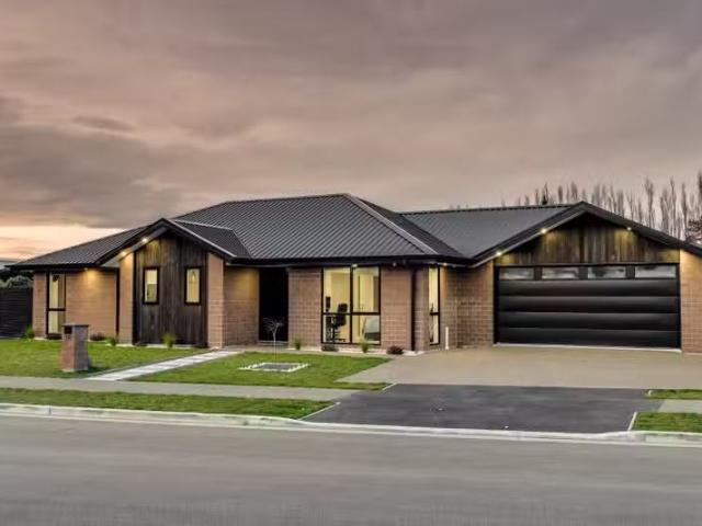 House for rent in Chaslands, Canterbury