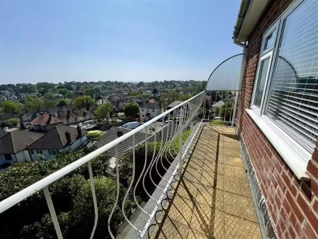 Apartment for rent in Colney Hatch, Greater London